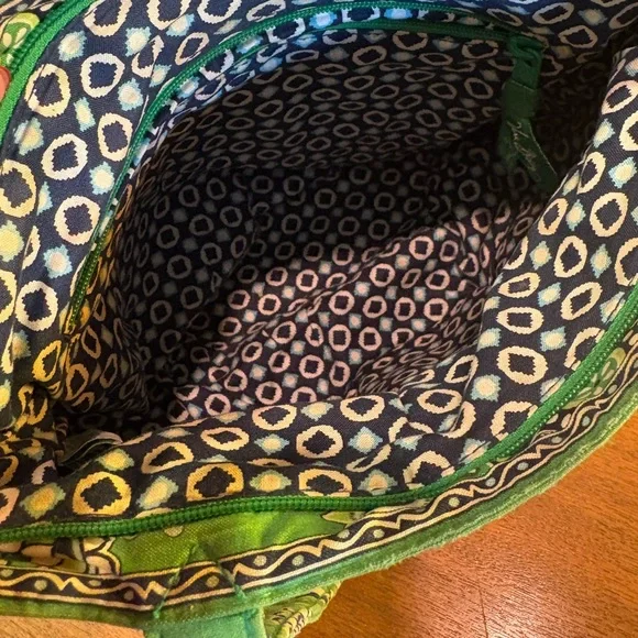 Vera Bradley Vibrant Green Patterned Tote Bag - Picture 7 of 9
